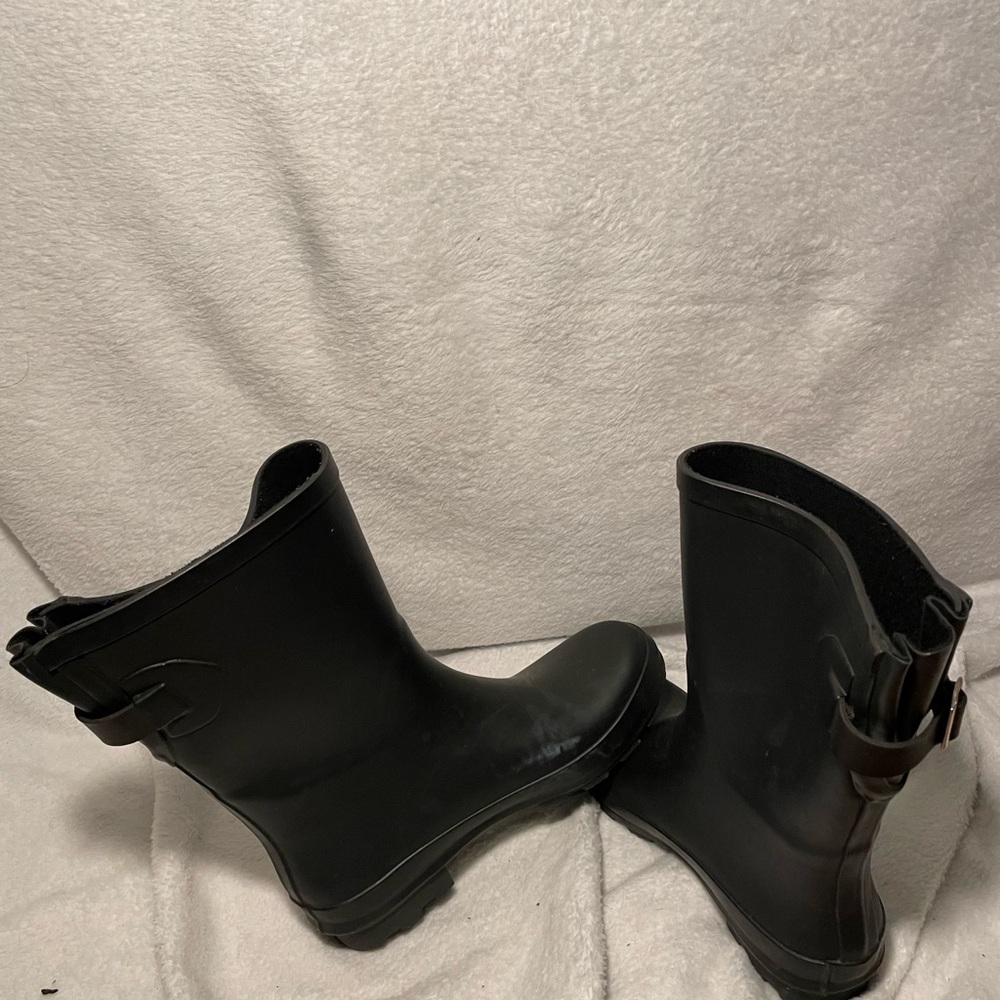 Black Rubber Rain Boots